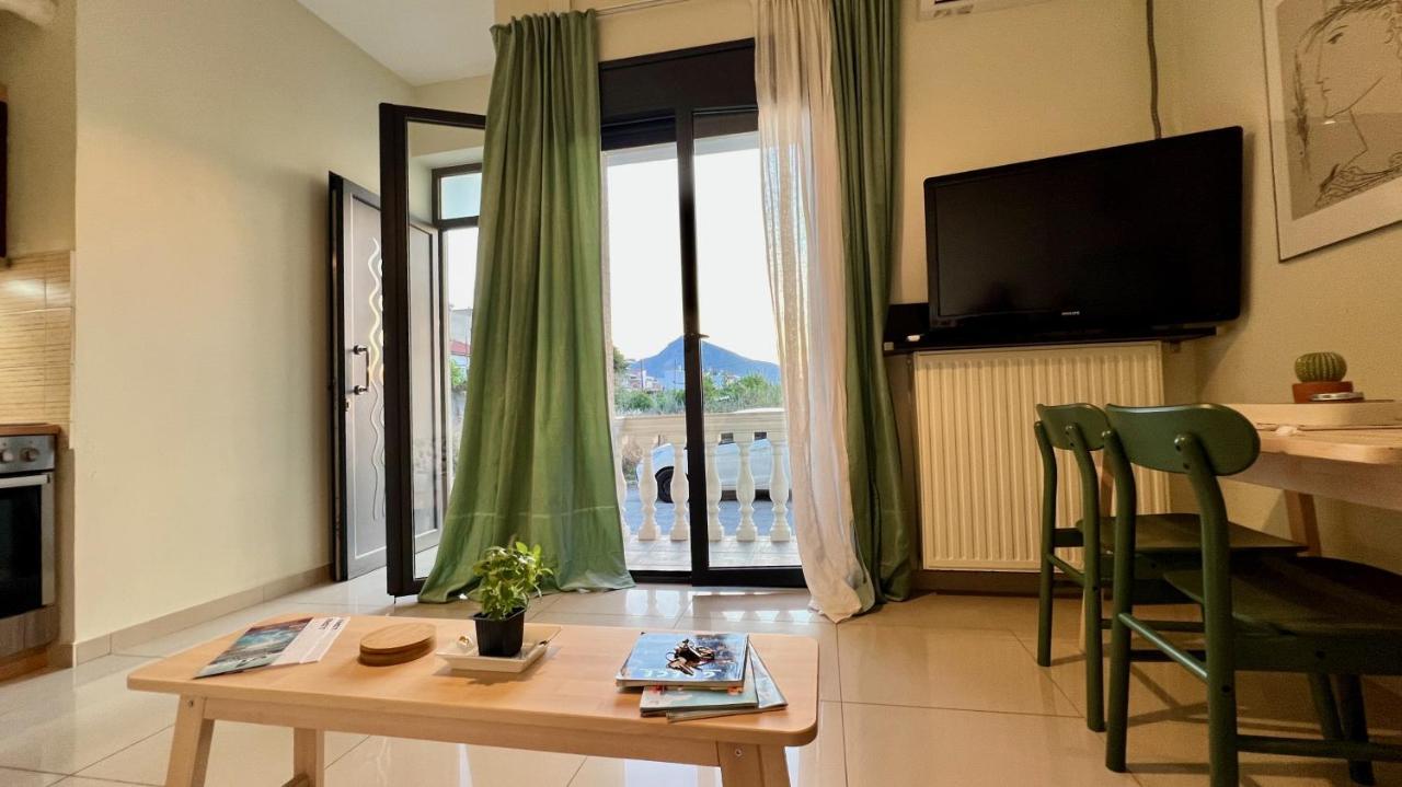 Appartement 100 Meters From The Sea à Xylokastro Extérieur photo